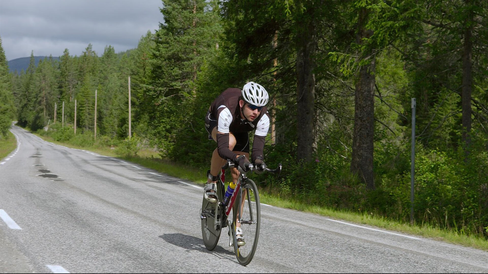 亚博YaBo中文官网-田径赛场焦点！中国队对阵德国队，防守反击奏效，球队笑到最后